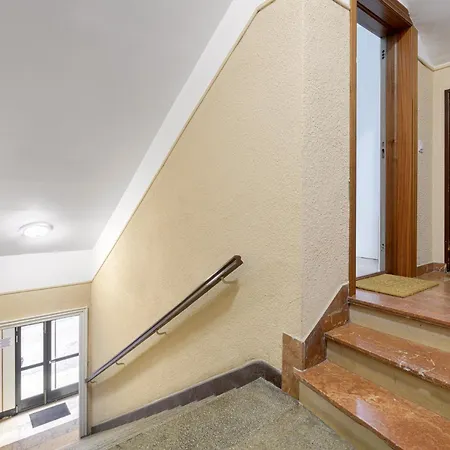 Apartamento Nuevo, Moderno Y Elegante Bilbao Exterior photo